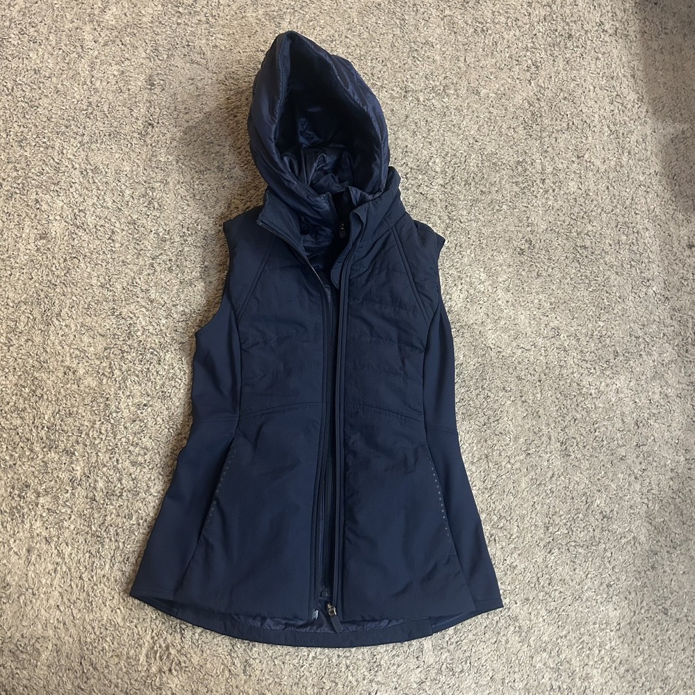 Lululemon Another Mile Vest Women's 4 navy blue primaloft hooded